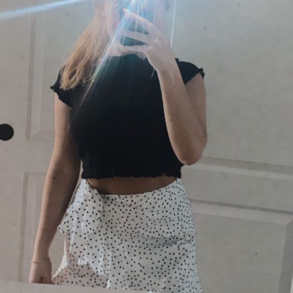 BRANDY RUFFLE TOP